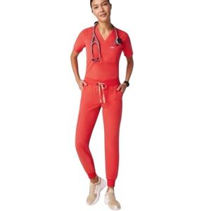 FIGS Scrub Set Limited Edition in Hibiscus Pride Collection